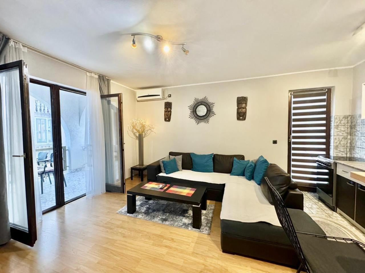 Apartment Hmd
