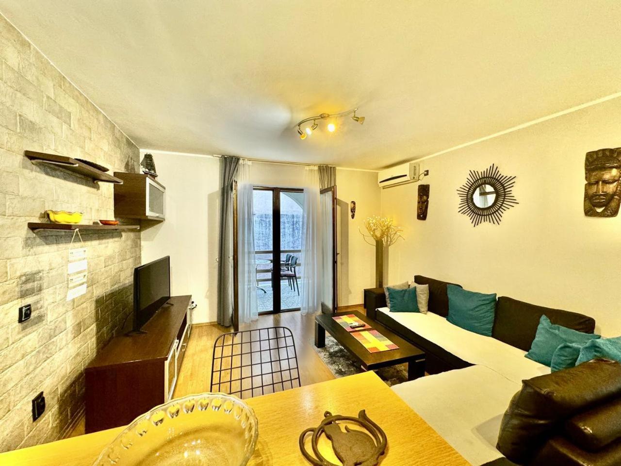 Apartment Hmd