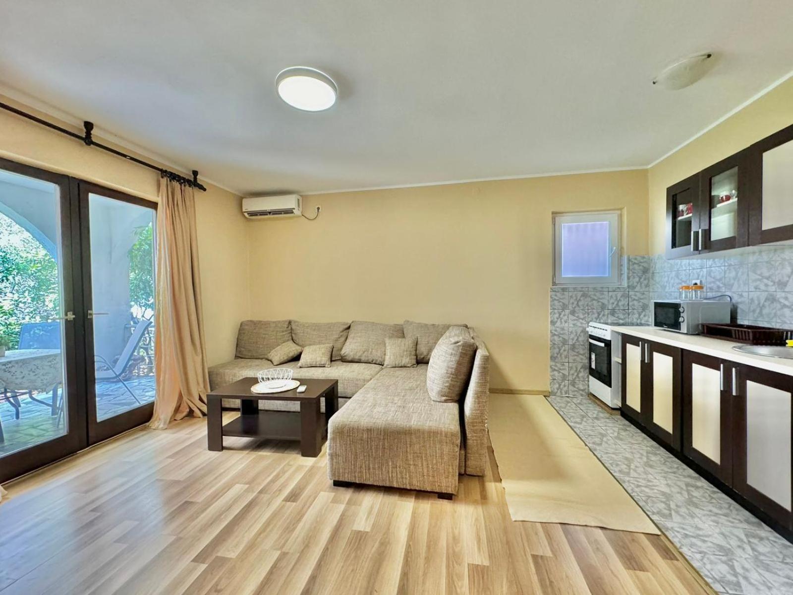 Apartment Hmd